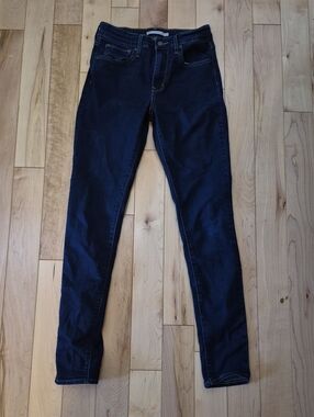 Levi's 721  Women's Size 27 High Rise Skinny Dark Blue Jeans